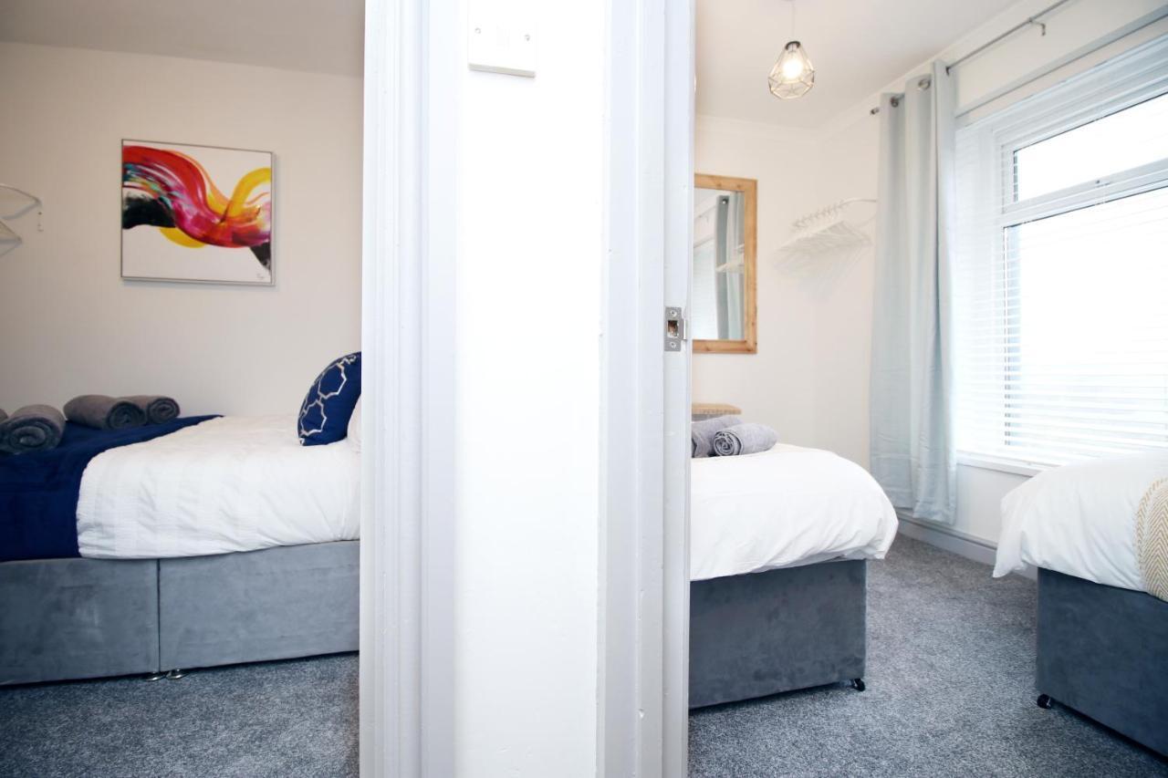 Sleeps 6, Smart Tv'S, Parking Swansea & Morriston Hospitalアパートメント エクステリア 写真