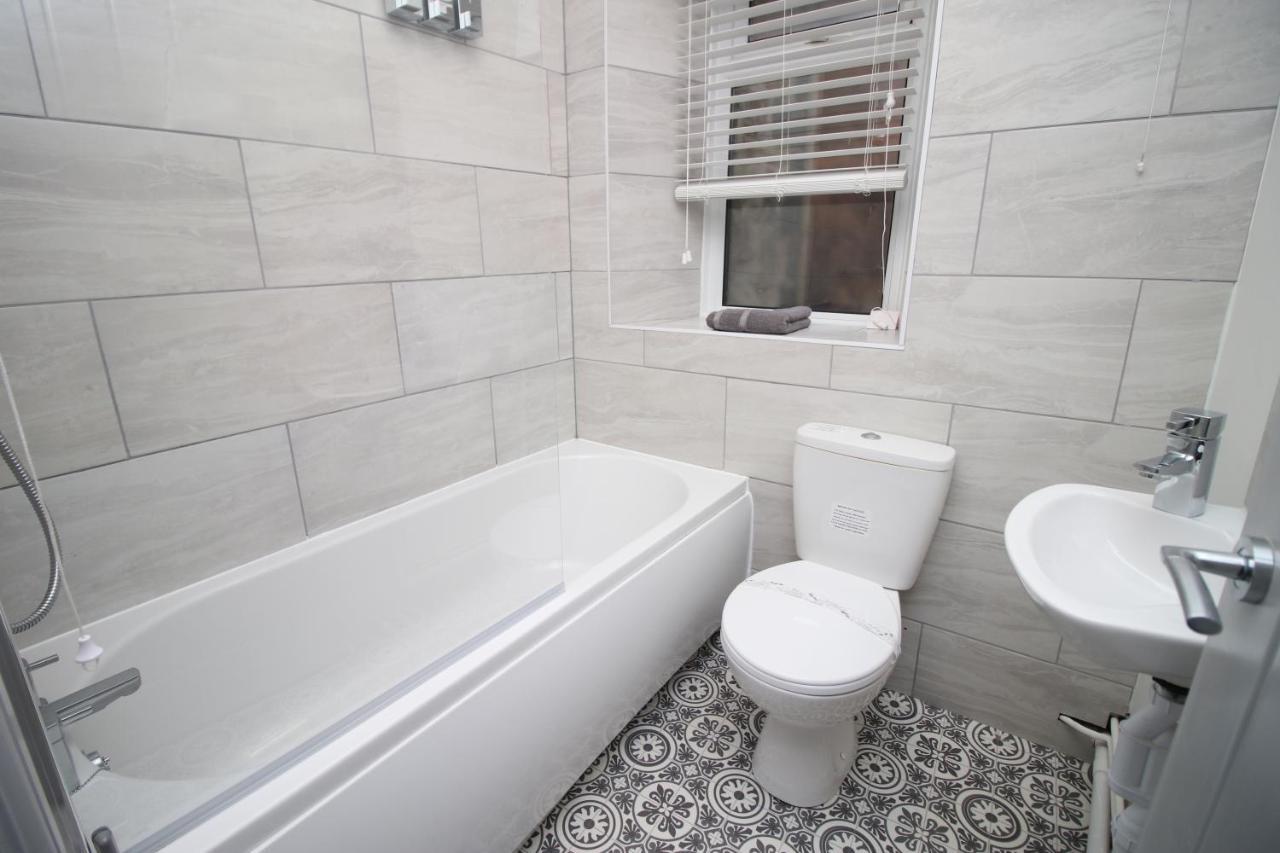 Sleeps 6, Smart Tv'S, Parking Swansea & Morriston Hospitalアパートメント エクステリア 写真